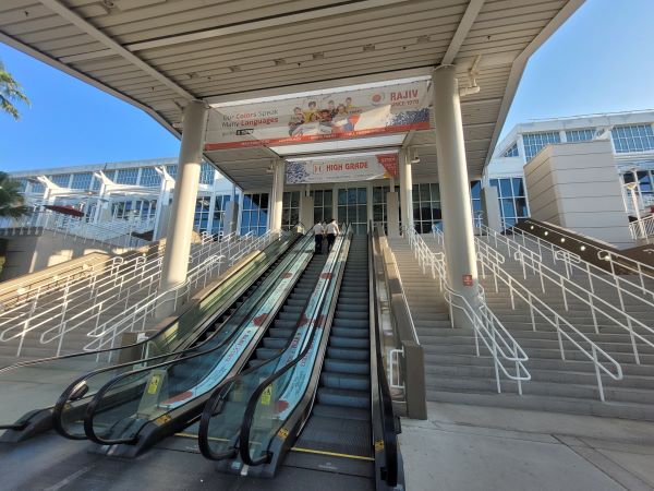 escalator runner